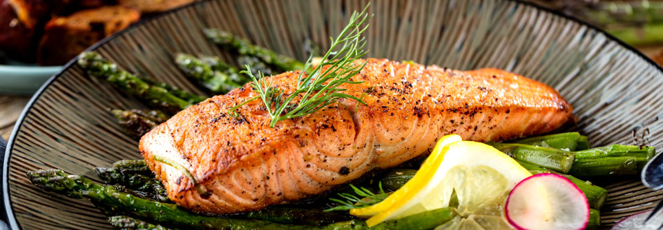 Fisch kann mehr als nur gut schmecken, dank dessen Omega-3-Fettsäuren.
