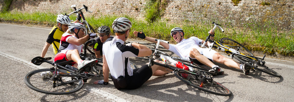 Besonders häufig kommt es im Radsport zu Unfällen und Verletzungen der Wirbelsäule.