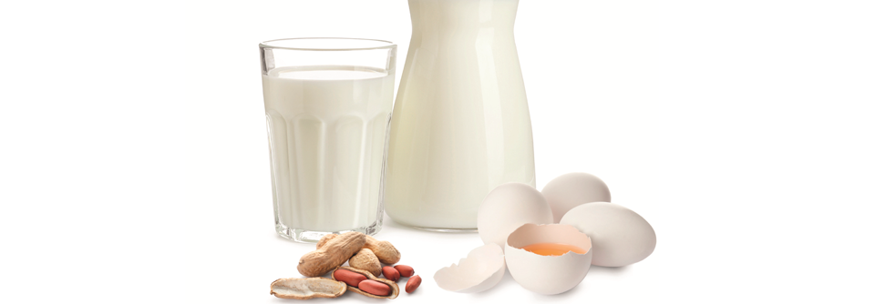 Allergische Reaktionen nach dem Genuss von Erdnüssen, Kuhmilch und eierhaltigen Produkten sind typisch für das Kindesalter.