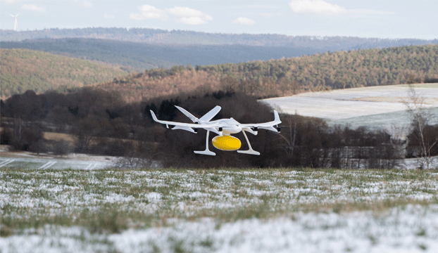 Wingcopter-Drohne startet/landet mit geladenen Arzneimitteln im Kontext des Projekts "Liefermichel".