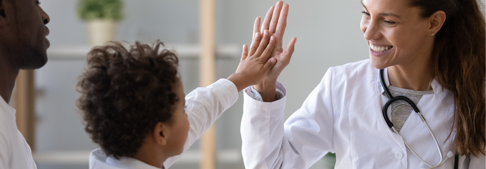 Kinder mit bestätigter allergischen Rhinitis sollten so früh wie möglich behandelt werden, um Asthmarisiko zu senken.