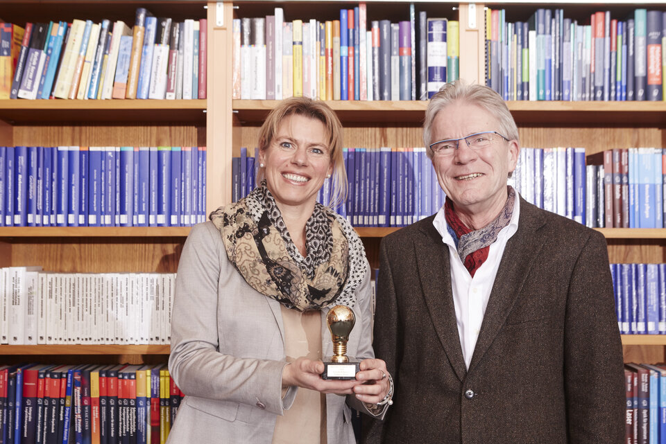 Carla Martin und Michael Pohling mit dem Medizin-Innovationspreis 2015.