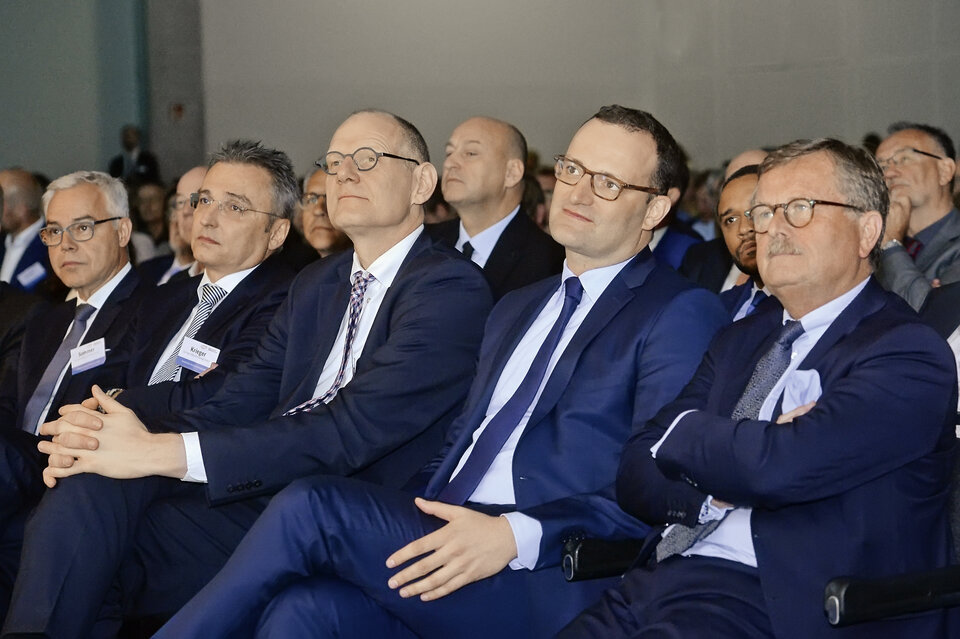 Minister Spahn und BÄK-Präsident Prof. Dr. Frank Ulrich Montgomery bei der Eröffnung des HSK in Berlin.