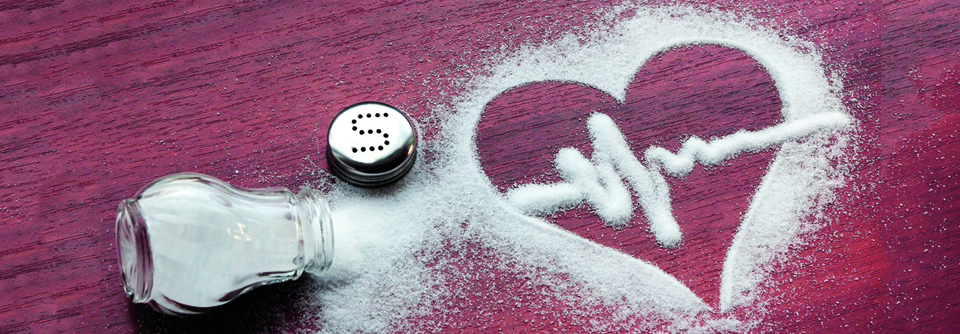 Mit weniger Salz kann man den Blutdruck senken und so die Nieren schützen.